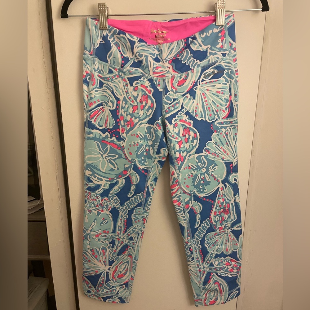 Lilly Pulitzer cropped leg workout pants